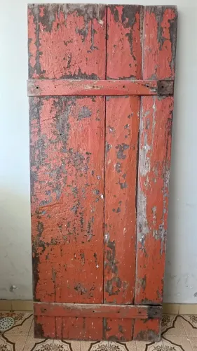 Porta em madeira de demolição antiga