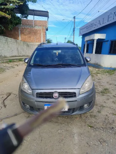 Fiat Idea Essence 1.6 Flex 16V 5P 2012