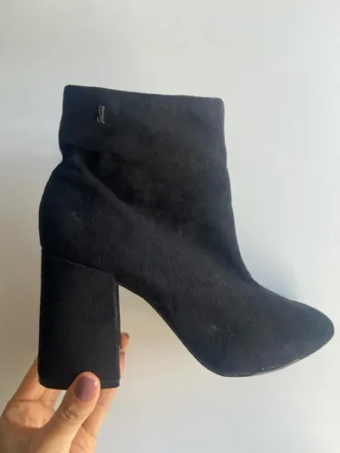 Bota Santa Lolla de camurça . Tamanho 37