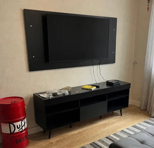 Rack com Painel para TV até 55? - 1 porta 5 nichos