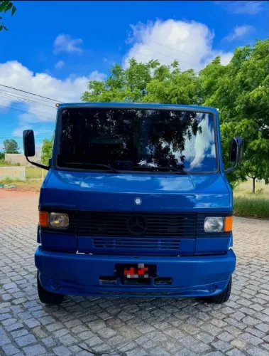 Mercedinha 710 (Aceito Sinal)
