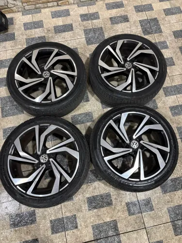 Jogo de Rodas Jetta Gli 5x112 aro 18