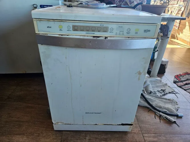 Lava Louças Brastemp 12 serviços com defeito