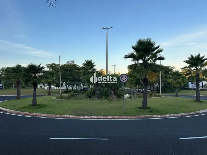 Terreno em condomínio disponível para venda no bairro Nova Uberlândia em Uberlândia - MG