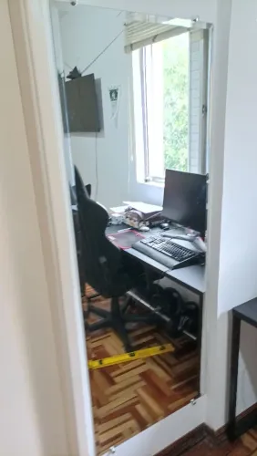 Espelho de quarto para corpo todo.