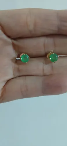 Brinco de Ouro com Esmeralda NATURAL