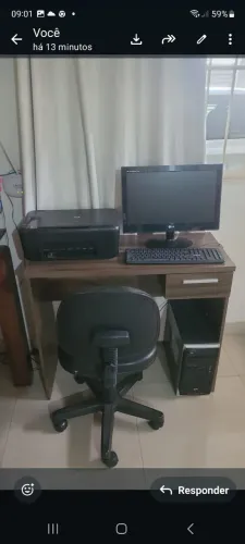 Computad?r de mesa com mesa e impressora
