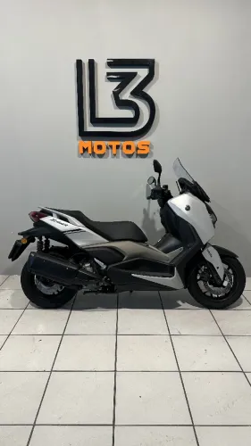 YAMAHA XMAX 250 CONNECTED.