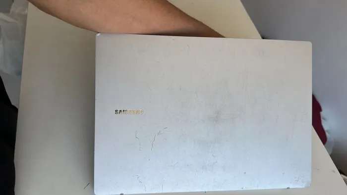     Samsung Book Go Conservado - Leve, Rápido e com Ótima Bateria