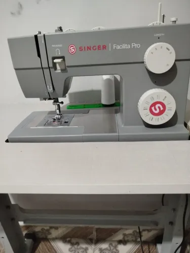 Máquina de costura Singer Facilita pró