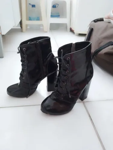 Bota preta