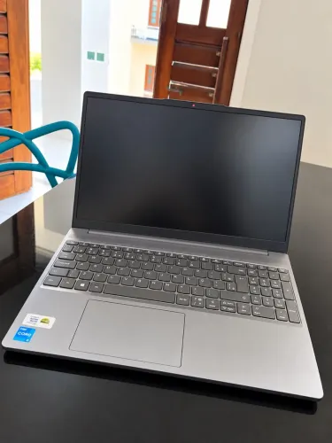 Notebook Lenovo i5 13ª geração, 8 GB RAM e SSD 512 GB (MUITO CONSERVADO)