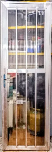 Vendo porta alumínio 210x070