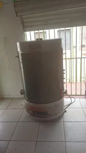 E pra vender rápido assador de frango bom e excelente pra uso