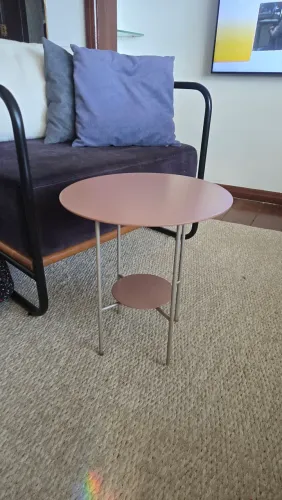 mesa lateral marca Líder pouco uso