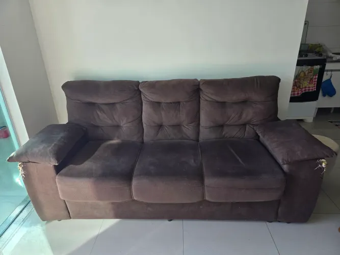 Sofa marrom usado 
