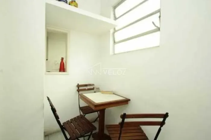 Apartamento - / Residencial / Glória
