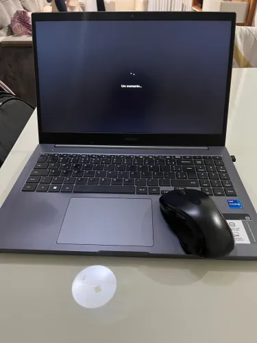 Notebook Samsung i7 Np550xda 16gb, Ssd 256GB. Windows 11