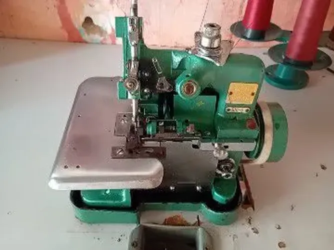 máquina overloque semi industrial