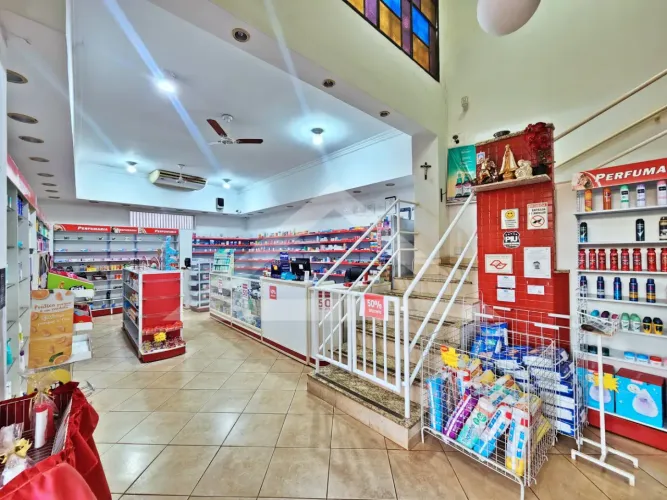 Salão comercia para locação no Bairro Centro, próximo à Av. Pref. Newton Reis - Jardinópol