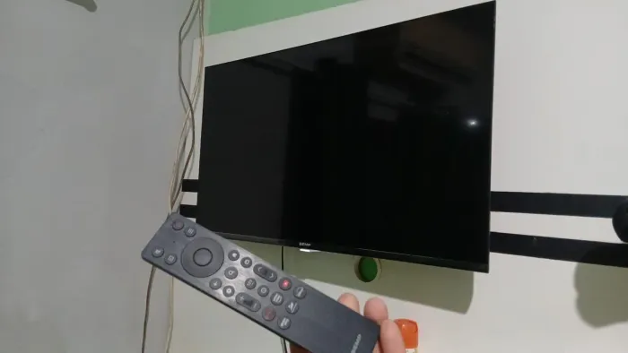 Vende-se um TV de 32 semp Smart 32 HD Google