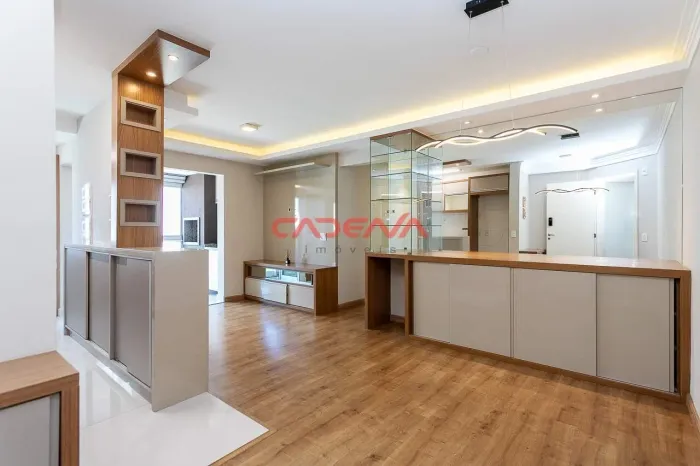 Apartamento com 3 quartos e 1 vaga para aluguel no Campo Comprido