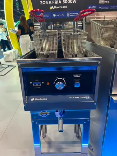 Fritadeira elétrica 18l zona fria 8000w / 220v cesto grande
