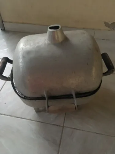 Churrasqueira de chão com avaria