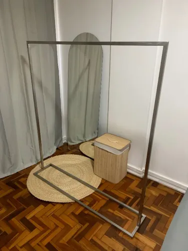 Arara de Roupas em Aço Inox Sob Medida - 1,66 x 1,50m