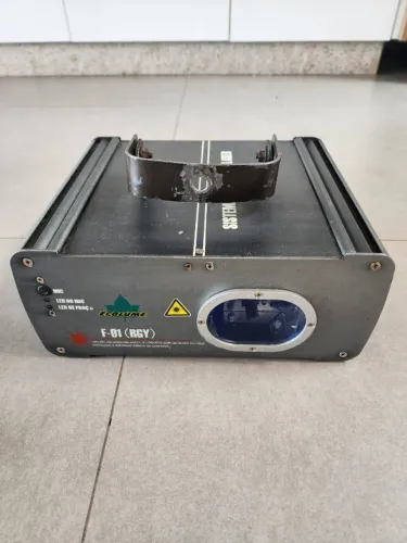Laser Colorido Ecolume Modelo F-01 - RGY 500Mw DMX - Bivolt - Bom Estado c/ Bag!