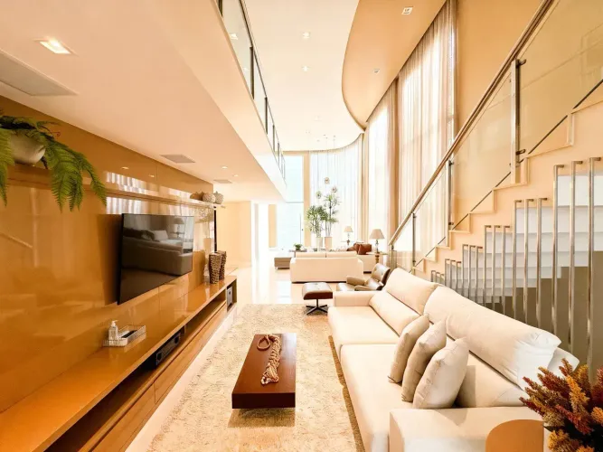 Casa de Alto Padrão no Alphaville 2 | 580m² | 4 Suítes | Piscina Aquecida | Porteira Fecha