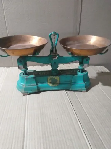Balança antiga pega 5 kilos