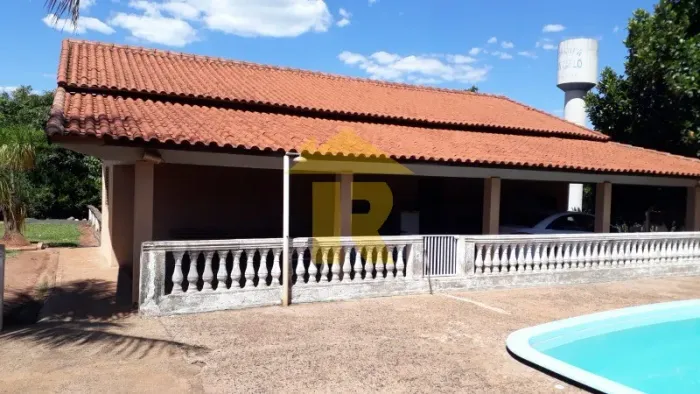 Chácara à venda em São José do Rio Preto-SP: 1 quarto, 1 sala, 1 banheiro, 14 vagas, 220m²