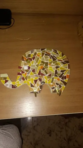 Chaveiro clavicular de mosaico com pastilhas de vidro