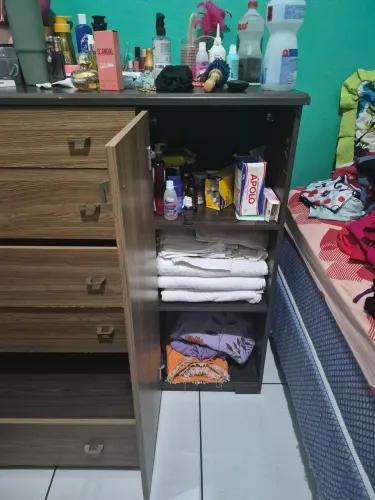 Cômoda com 5 gavetas grande