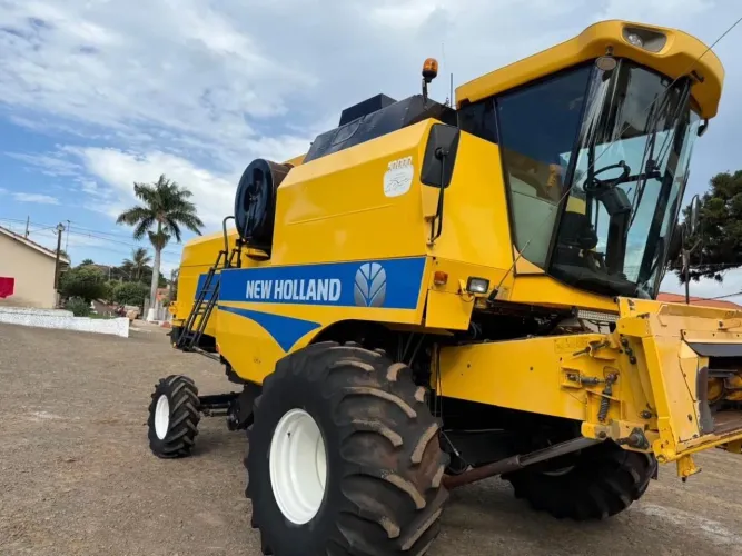 NEW HOLLAND TC 5070
