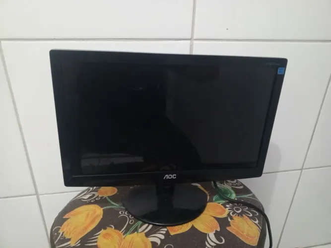 Monitor led 20 polegadas.