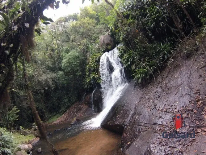 SÍTIO PARAIBUNA COM CACHOEIRA