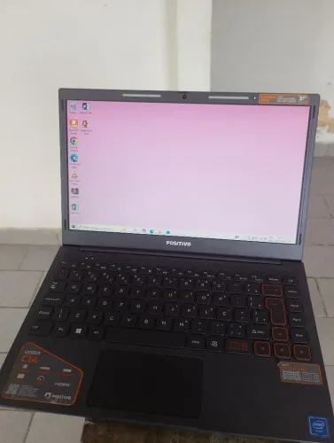 Notebook Positivo Vision C14 em bom estado de conservação.