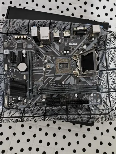 Placa mãe Gigabyte H310M M.2 2.0 (Socket LGA 1151) [DEFEITO/RETIRAR PEÇAS OU REPARO]