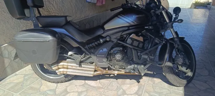 Moto Kawasaki Vulcan 650 S, impecável, revisões em dia, pneus, relação e bateria novos
