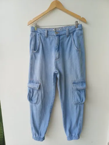 Calça jeans tam 42
