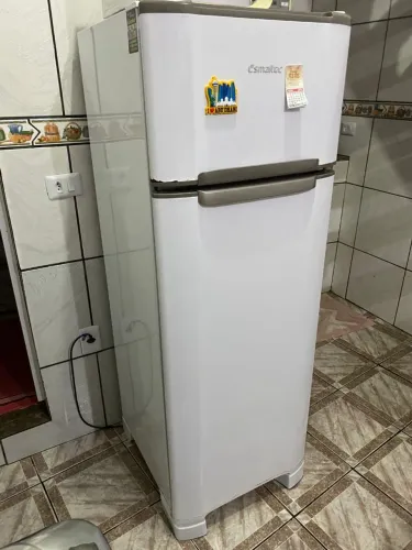 GELADEIRA ESMLATEC RCD34 - ÓTIMO ESTADO 