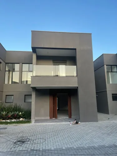 Casa de condomínio sobrado para venda com 260 metros quadrados com 4 quartos