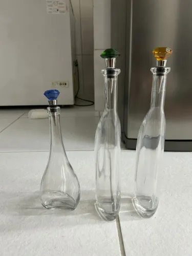 3 GARRAFAS DE VIDRO