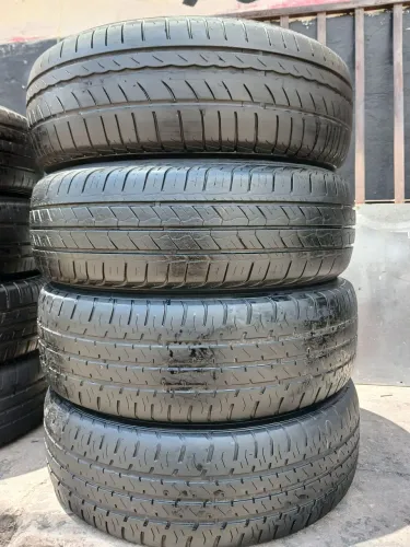 Vendo os quatro pneus aro 14/175/65 não é pneu frisado nem Remold