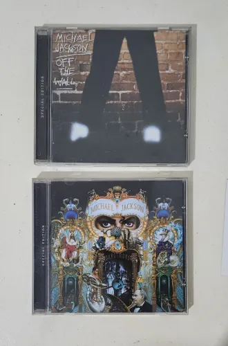 2 Álbuns Michael Jackson - Dangerous e Off the Wall