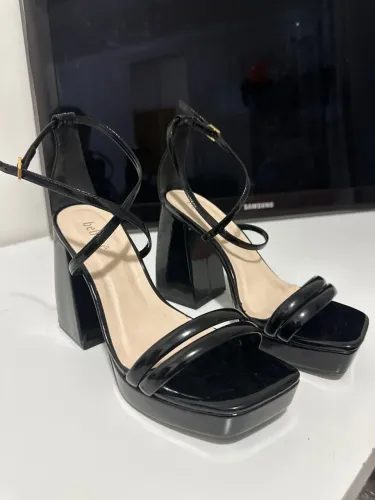 Salto plataforma bebecê preto tamanho 38/39