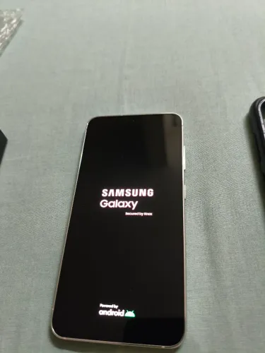 Samsung Galaxy S23 (256GB) - Novo