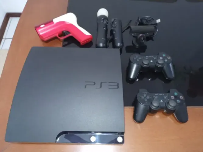 Console Playstation 3 (Acompanha Kit Move, Volante Thrustmaster e Jogos físicos)